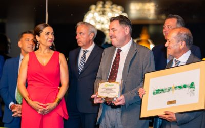 Aurelio Chaves, secretario de Fadia, reconocido como Socio de Honor de Epyme